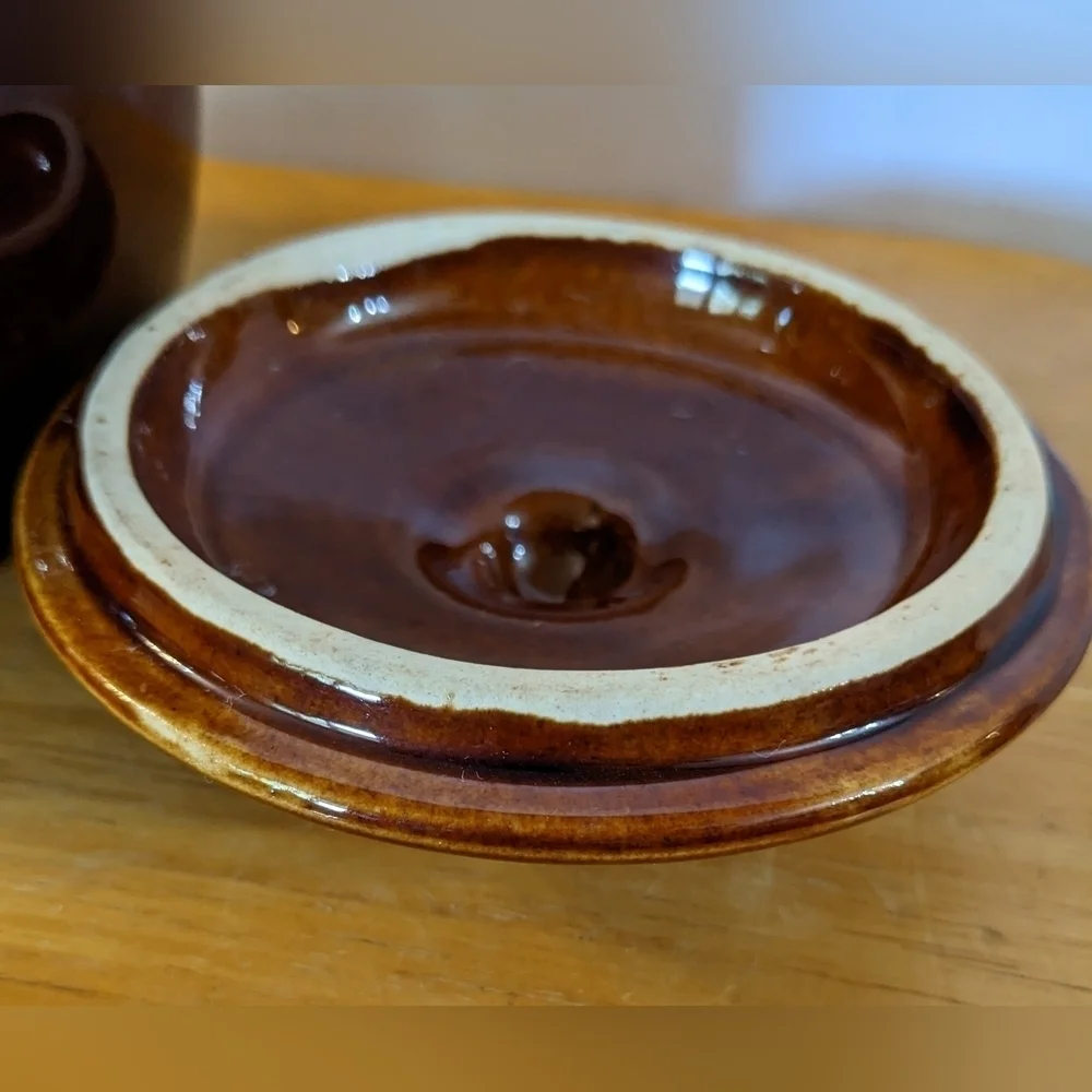 Hull Pottery Bean Pot with Lid, Vintage Hull Oven Proof USA Brown Drip, T9MIS